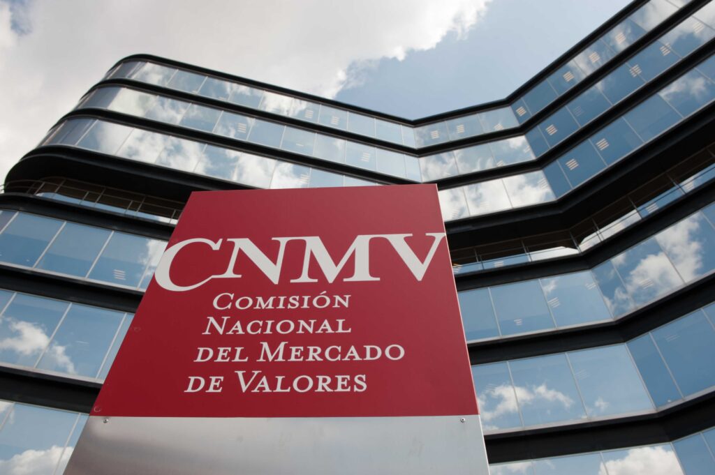 La CNMV anticipa las normas del nuevo informe de sostenibilidad mientras España retrasa la CSRD La CNMV anticipa las normas del nuevo informe de sostenibilidad mientras España retrasa la CSRD